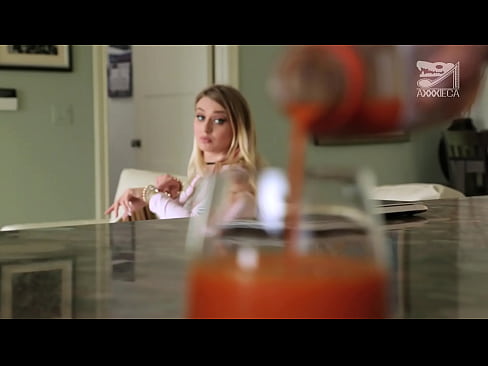 ❤️ Hot jente med store pupper og stram fitte får kuk fra taperen, men veldig hardt ❤❌ Jævla video hos oss ❌️