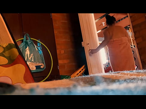 ❤️ Onkelen min følger meg inn i dusjen, han knuller meg mens jeg dusjer. ❤❌ Jævla video hos oss ❌️