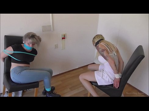 ❤️ Avhengig / bundet opp og kneblet / jente i nød ❤❌ Jævla video hos oss ❌️